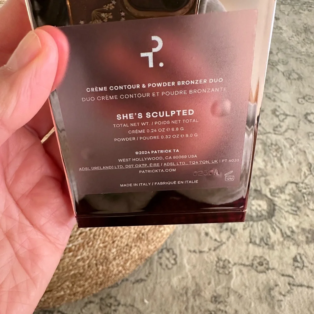 Patrick Ta for face. Crepe contour & powder bronzer duo. She's sculpted (medium)